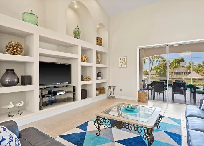 Cape Serenity- Luxury Waterfront Villa With Kayaks