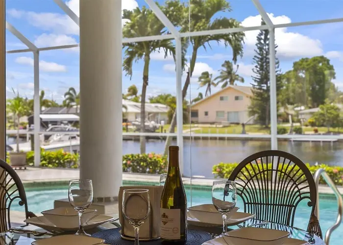 Cape Serenity- Luxury Waterfront Villa With Kayaks