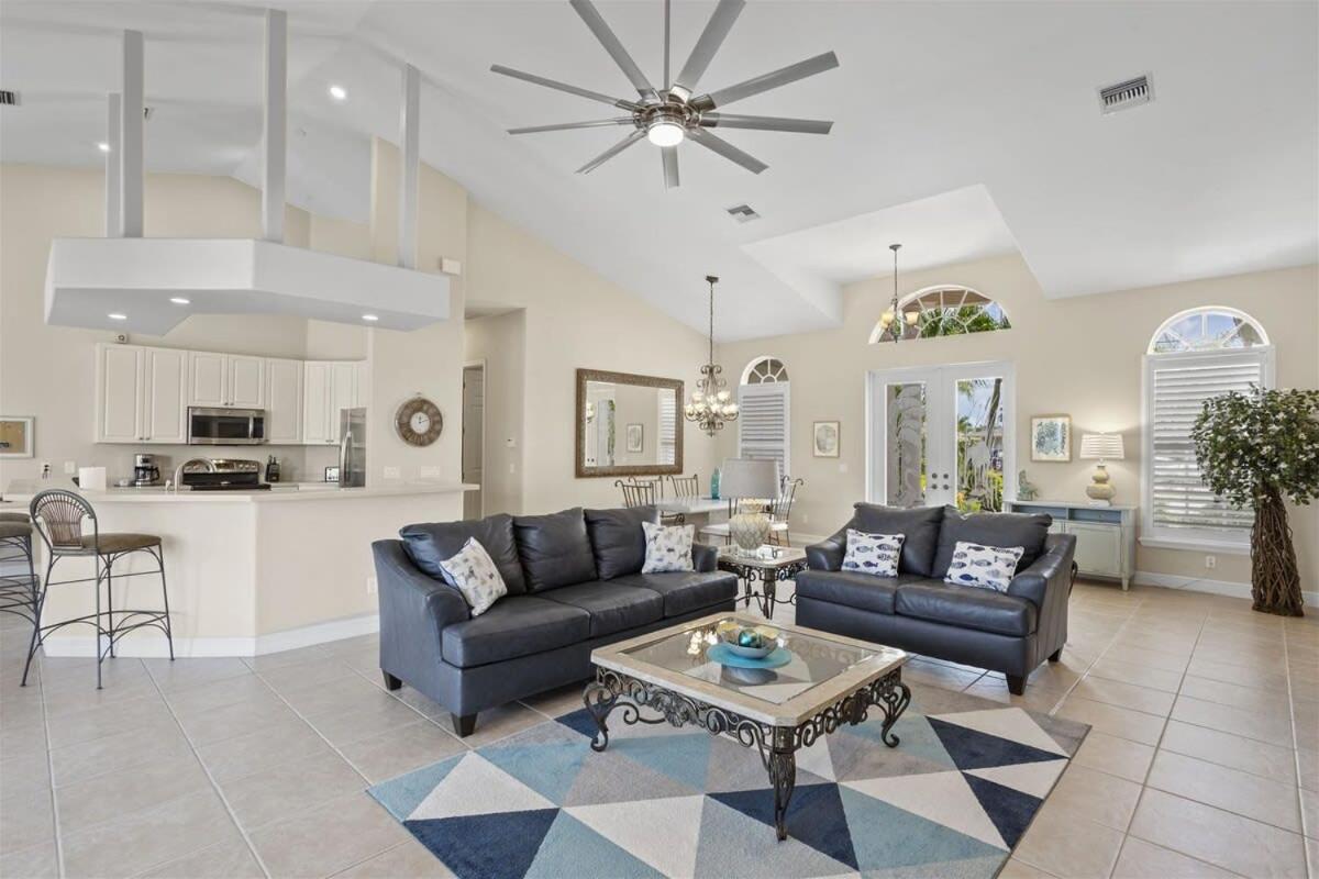 Cape Serenity- Luxury Waterfront With Kayaks Cape Coral