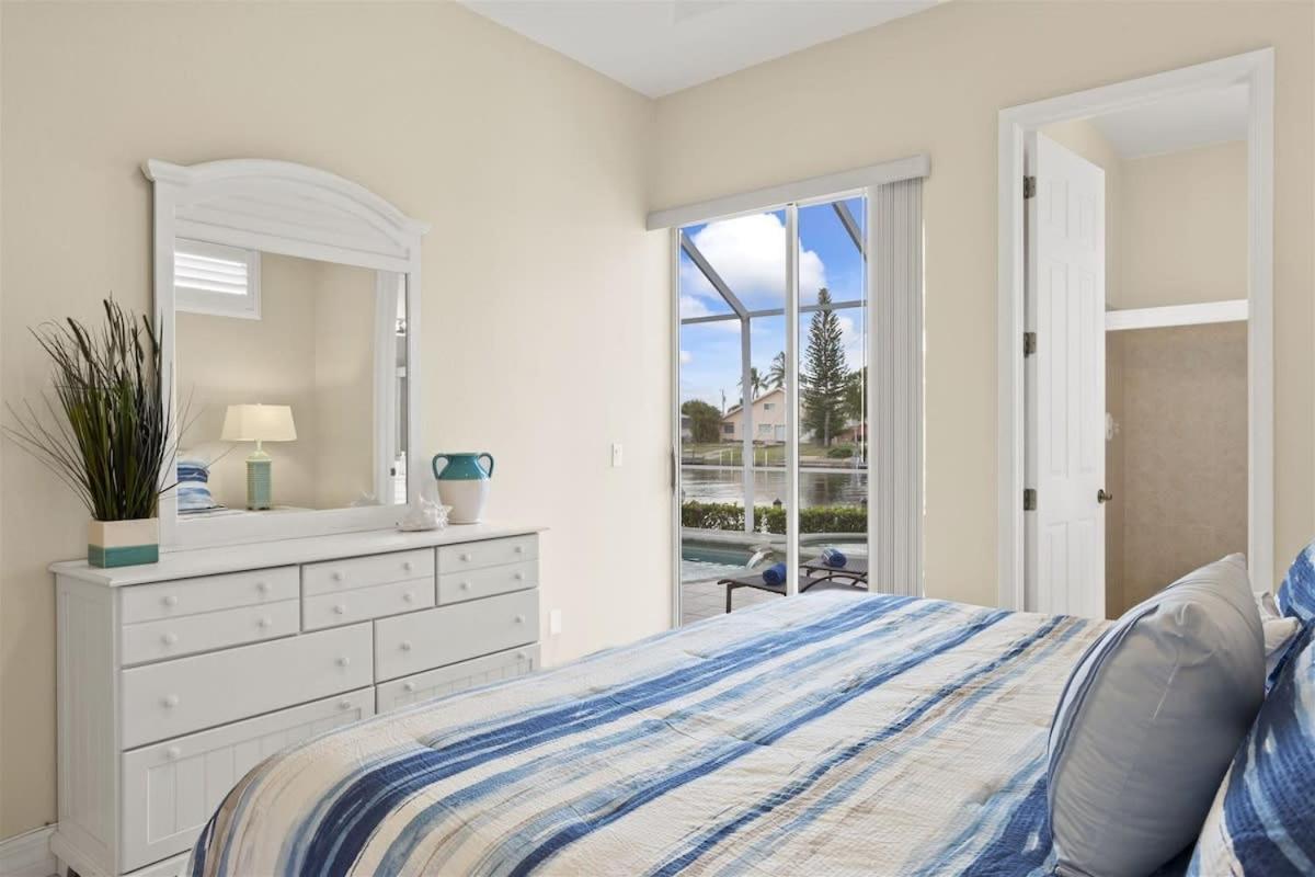 Cape Serenity- Luxury Waterfront With Kayaks Cape Coral